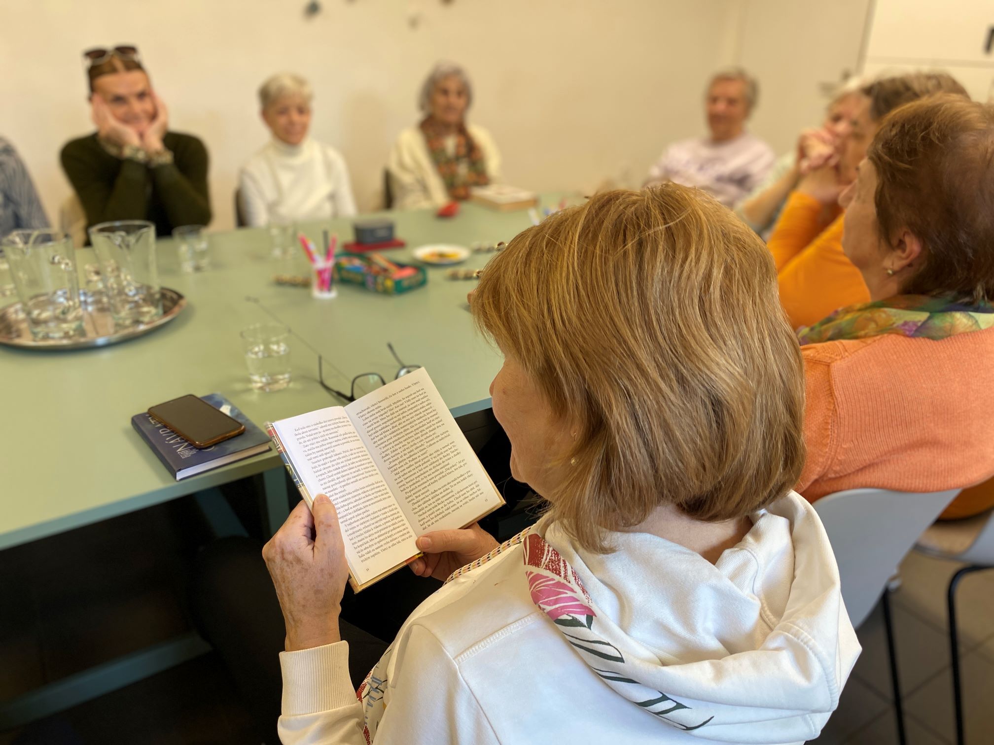 Členovia Klubu 60+ čítali nahlas